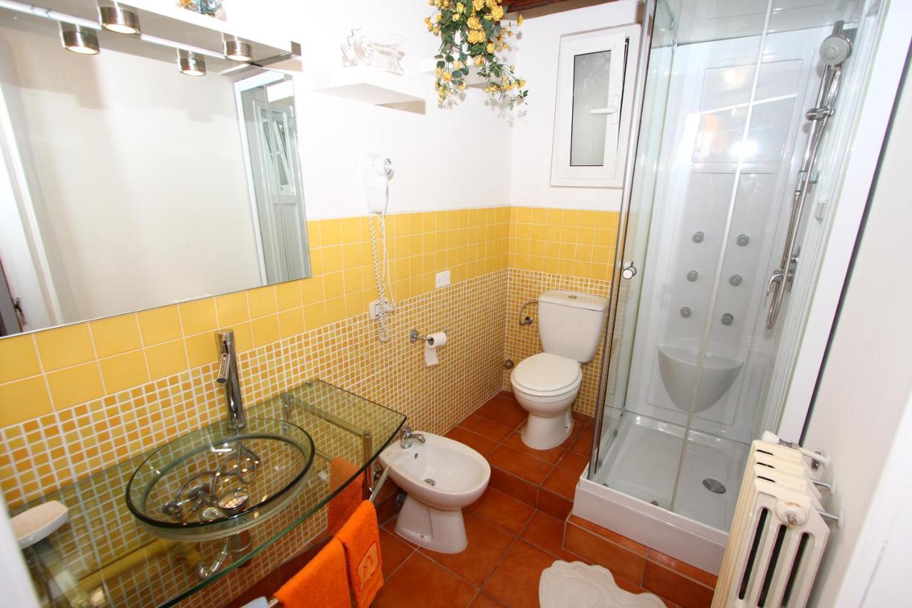Deluxe Room,1376685356:JPEG